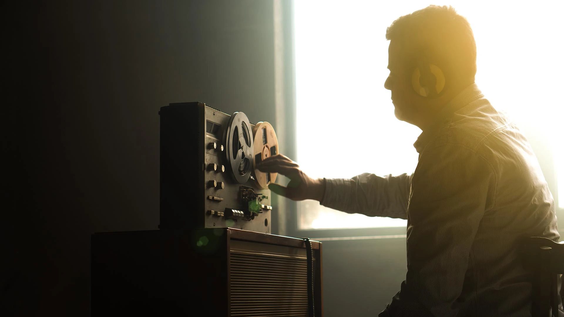 Cik tiesiska ir operatīvā sarunu noklausīšanās?