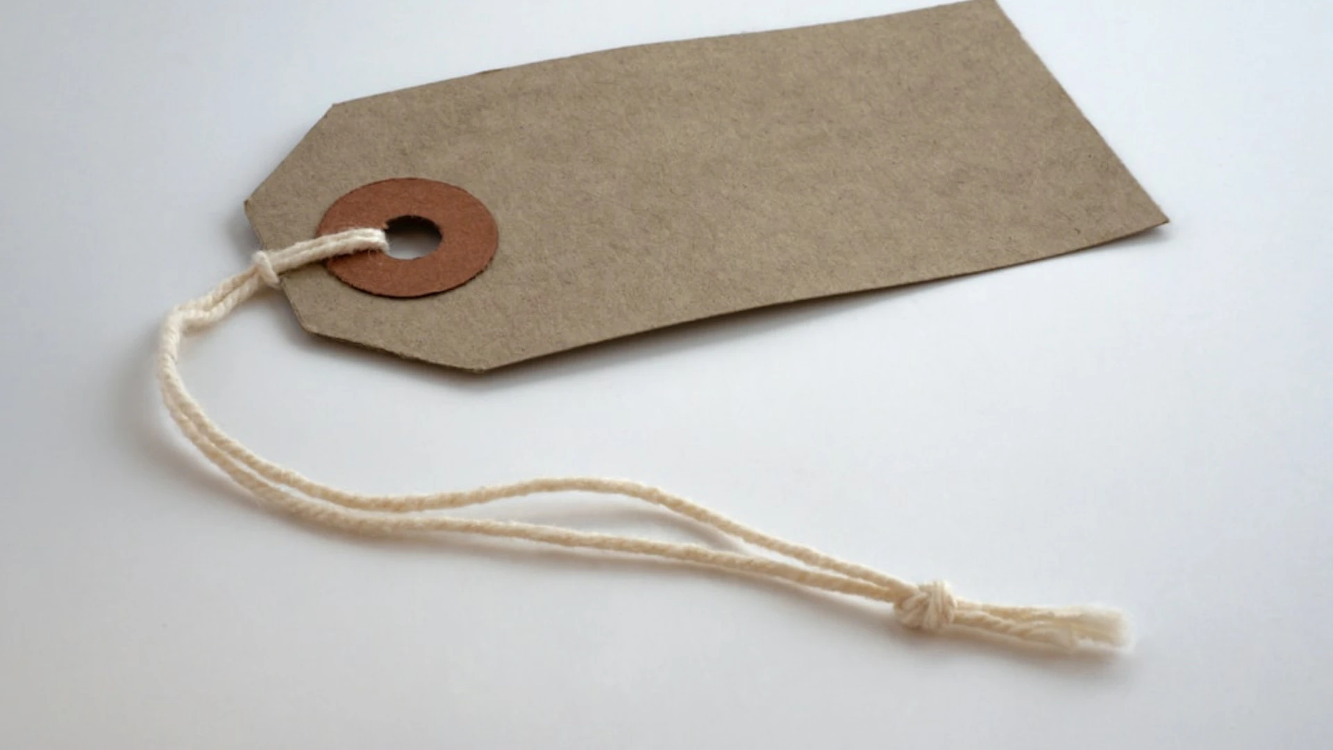 LTRK iebilst pret Saeimā nonākušo “karodziņu” likumprojektu