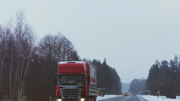 Paaugstinās samaksu par no Krievijas vesto lauksaimniecības un pārtikas preču kravu robežkontroli
