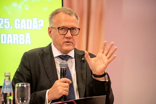 A. Ašeradens: Mākslīgais intelekts aizstās tehniskos pienākumus, grāmatvežu loma mainīsies (+VIDEO)