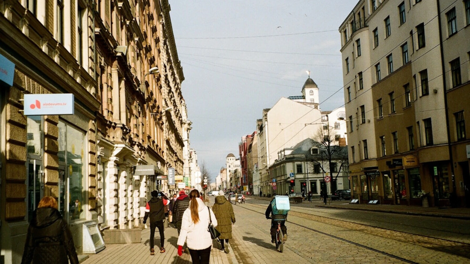Uzņēmēji Rīgā var pieteikties atbalstam telpu īrei pirmajos stāvos un pasākumu rīkošanai