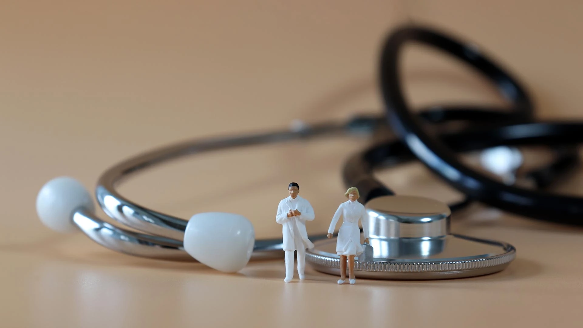 Bez papildu nodokļiem iespējams piešķirt naudu darbiniekam medicīnisko tehnoloģiju iegādei