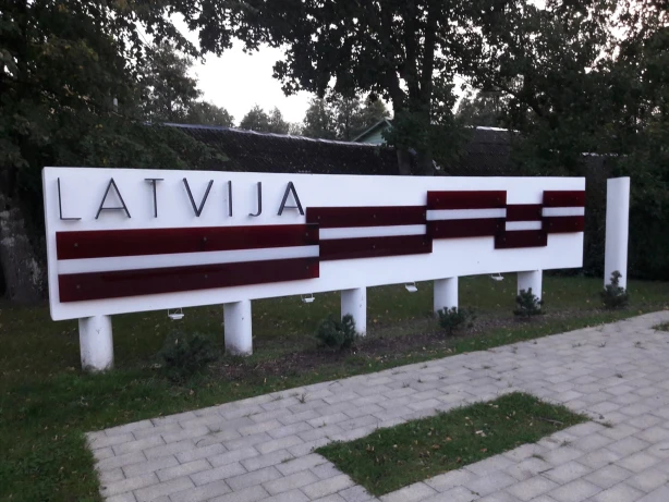 Trešo valstu pilsoņu pienākums norādīt ziņas par sevi pirms ieceļošanas Latvijā