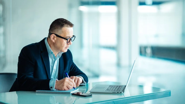 Par Darba likuma 101. panta pirmās daļas piemērošanu, kad darbinieks ir zaudējis darba devēja uzticību