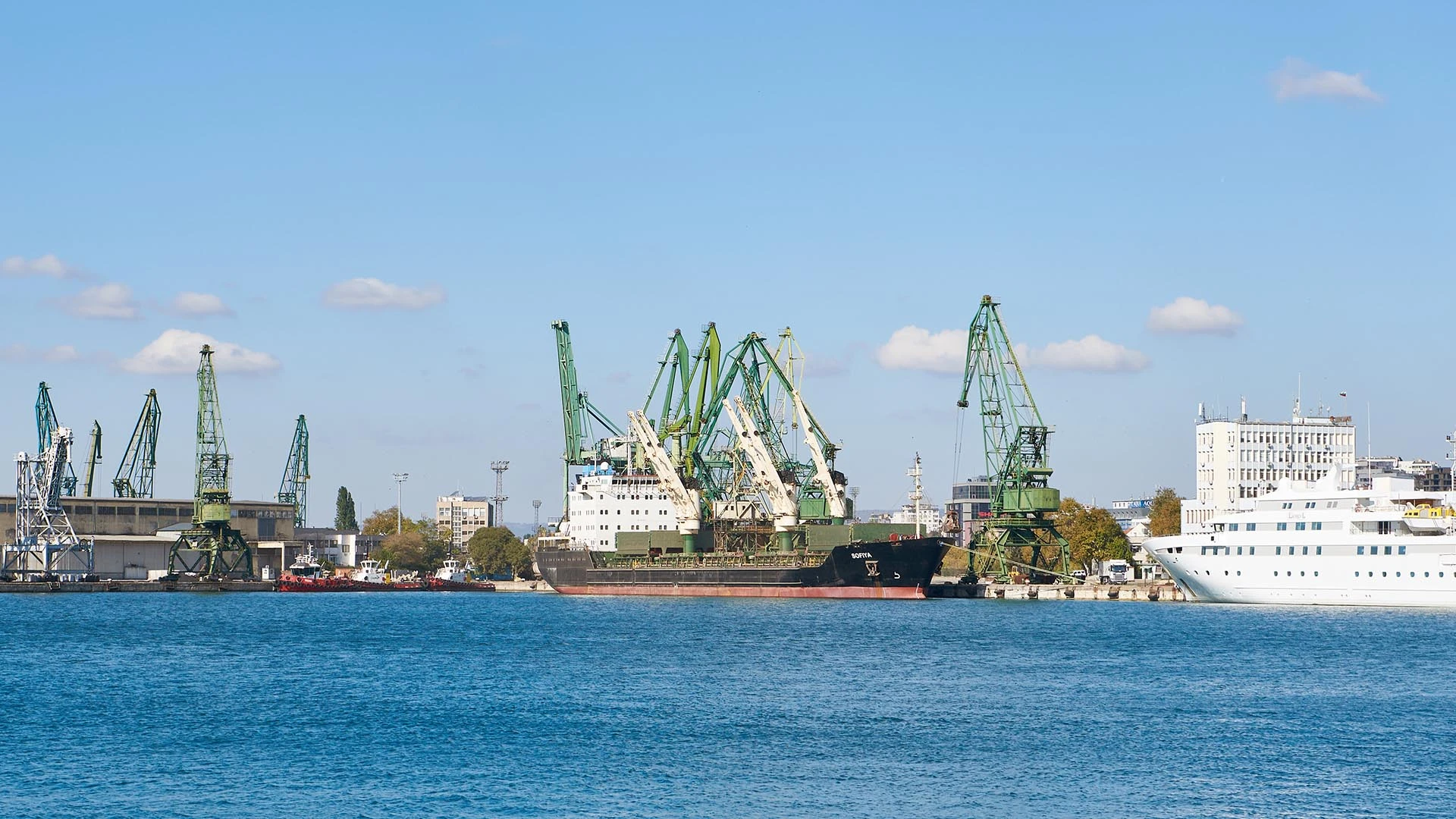 Uzņēmumu ienākuma nodokli varēs piemērot arī Latvijas ostu saimnieciskajai darbībai