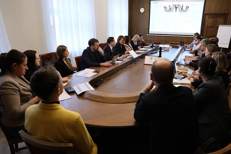 Apspriež ēnu ekonomikas samazināšanas pasākumu norisi