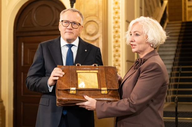 Plānots, ka 2026. gadā valsts budžeta ieņēmumu pieaugums pārsniegs izdevumu pieaugumu