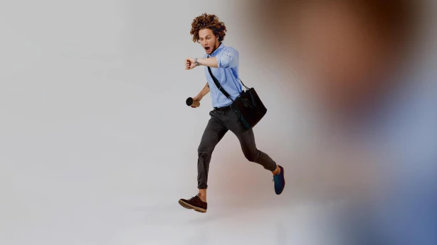 EST par pienākumu informēt maksājumu pakalpojumu sniedzēju un termina «bez liekas kavēšanās» iztulkojumu