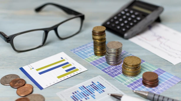 Paredz samazināt IIN augstāko progresīvo likmi un atcelt patentmaksu