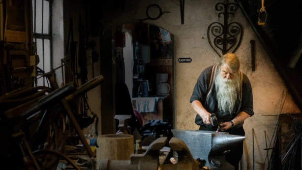 Ja strādā priekšlaicīgās pensijas saņēmējs