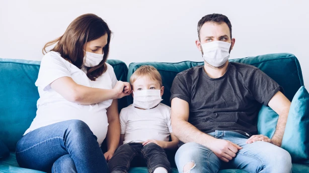 Dīkstāves un citus pandēmijas laika pabalstu periodus pielīdzinās apdrošināšanas stāžam