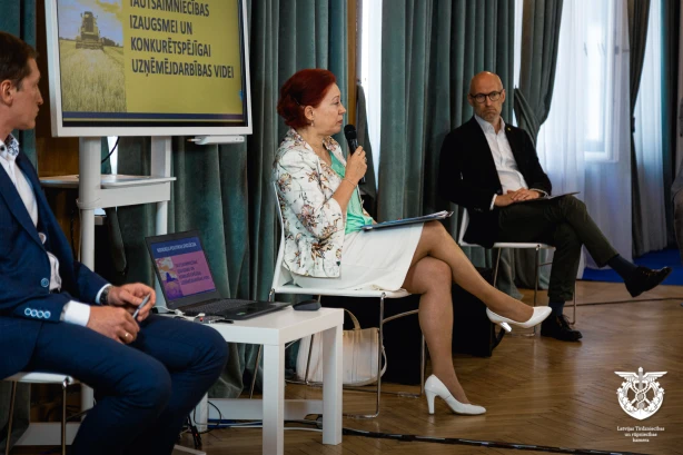 Uzņēmēji politikas veidotājiem pieprasa samazināt darbaspēka nodokļu slogu