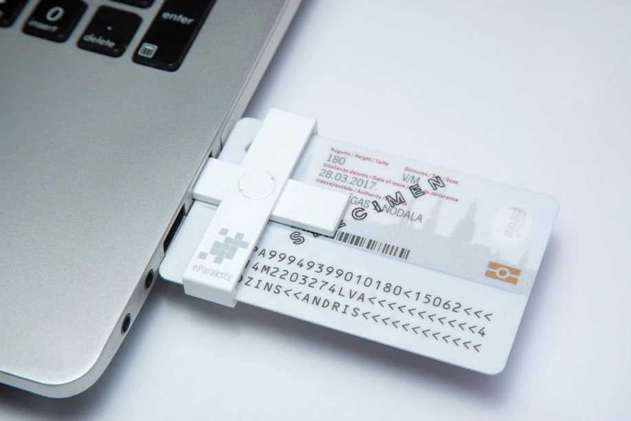 Kā droši apliecināt elektronisko identitāti?