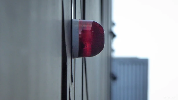 Trauksmes cēlēji VID ziņo par aplokšņu algām un neizsniegtiem čekiem