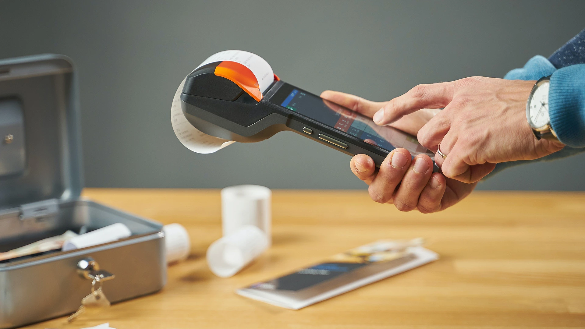 VSAA brīdina neizmantot citam piederošu kontu pensiju un pabalstu saņemšanai