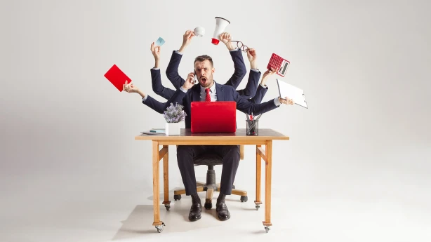 Saeimā iesniegti apjomīgi grozījumi Darba likumā