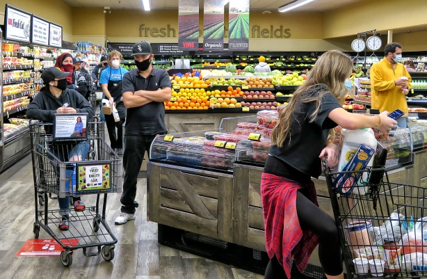 Vai pakalpojumu sniedzējs drīkst pieprasīt informāciju par klienta veselības stāvokli?