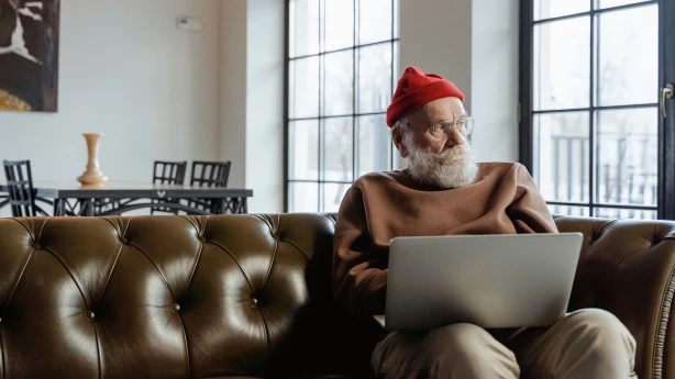 VSAA sāks automātiski pārrēķināt pensijas no 2026. gada 1. aprīļa