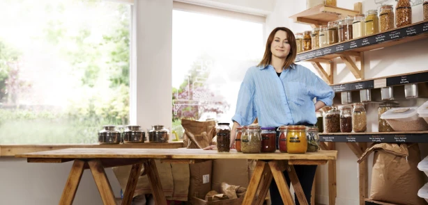 VISA aicina Latvijas uzņēmējas pieteikties grantu programmai