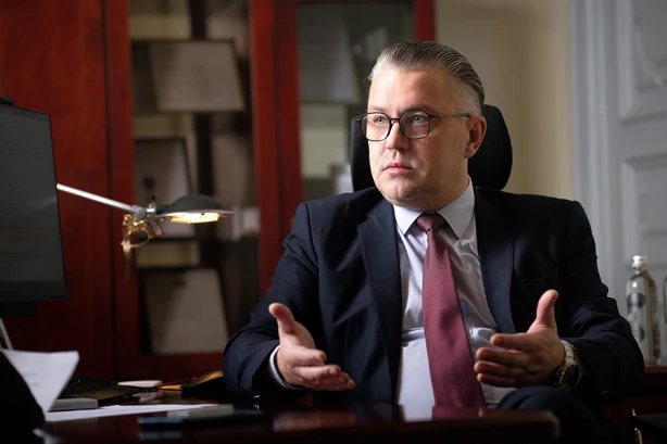 Tiesībsardzē – kā tilts un kā sargsuns