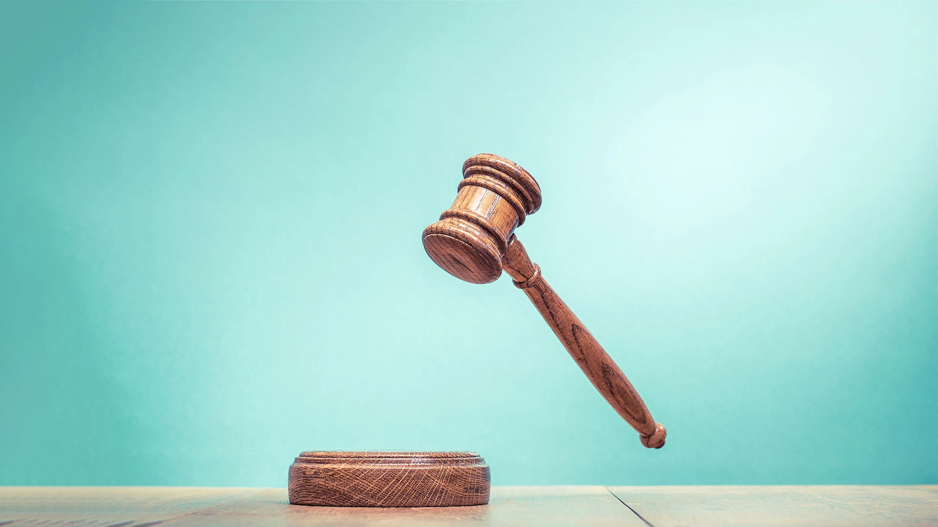 Spriedumu izpilde un to apstrīdēšanas iespējas