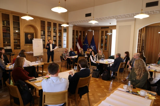 Apspriež, kā praktiski varētu norisināties interešu pārstāvība