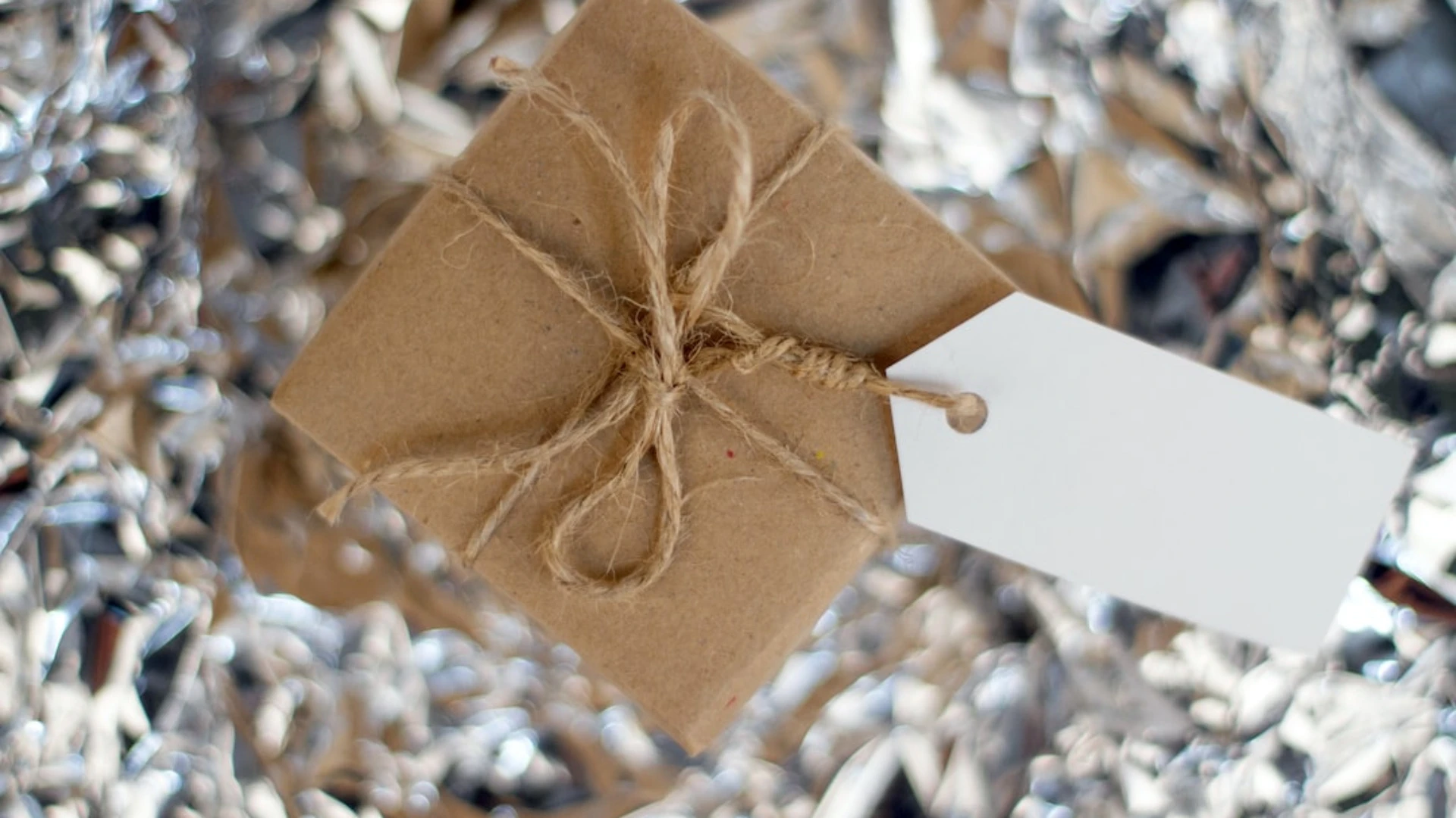 Kad par dāvanas nosūtīšanu jāmaksā nodokļi?