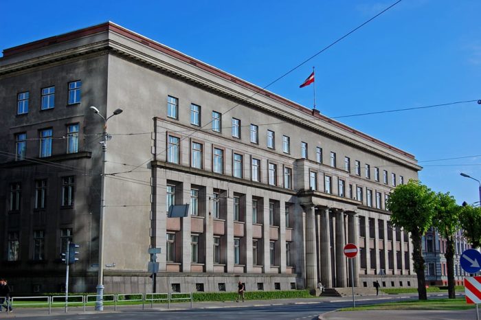 Ārkārtējo situāciju pagarina līdz 11. janvārim, ievieš stingrākus ierobežojumus