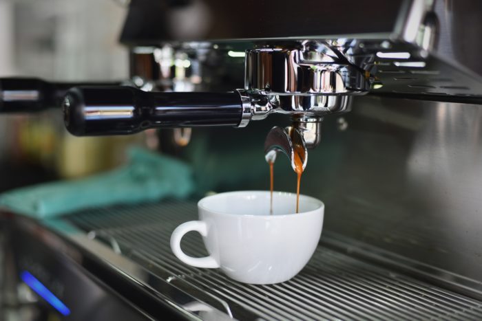 Vai par kafijas automātu, kas iegādāts darbinieku lietošanai, var atskaitīt priekšnodokli?