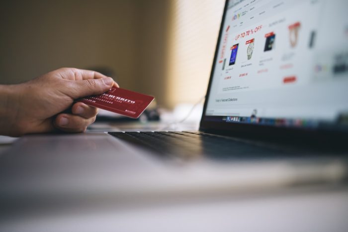 Precizēs noteikumus, kas liek ziņot VID par pārdevējiem, kuri gūst ienākumus, izmantojot digitālās platformas