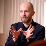 Andris Šuvajevs, «Progresīvie»,  Saeimas Budžeta un finanšu (nodokļu) komisijas loceklis, ekonomikas antropologs un Rīgas Stradiņa universitātes pasniedzējs