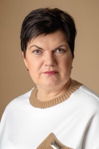 Ilvija Ozoliņa, Mg. oec., nodokļu konsultante, sertificēta praktizējoša grāmatvede ar divdesmit gadu pieredzi, grāmatvedības kursu pasniedzēja, nodokļu semināru lektore