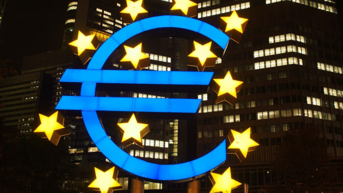 Pēc deviņu mēnešu perioda ECB pirmoreiz samazinājusi procentlikmes