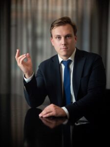 Tomass Hodosevičs,AS ERST Finance jurists