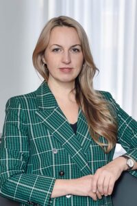 Inita Apšeniece,Zvērinātu advokātu birojs „CersJurkāns” SIA, zvērināta advokāte