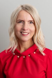 Līga Alberliņa, Mg. Oec., vadošā grāmatvede un konsultante, lektore grāmatvedības un darba likumdošanas jomā, transformatīvās un rekreatīvās elpošanas pasniedzēja un Latvijas Republikas Grāmatvežu asociācijas biedre