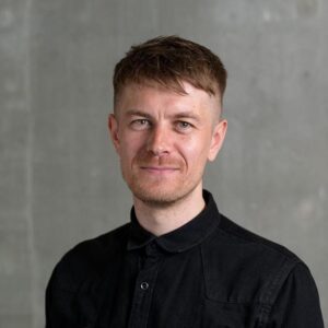 Karolis Bareckas, auto nozares rakstnieks (carvertical.com)
